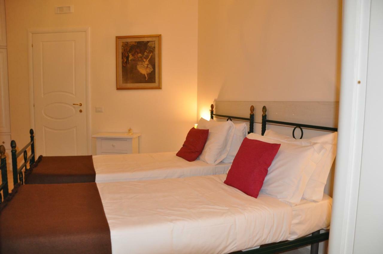 Bed and Breakfast Domus Borbonica Neapol Exteriér fotografie